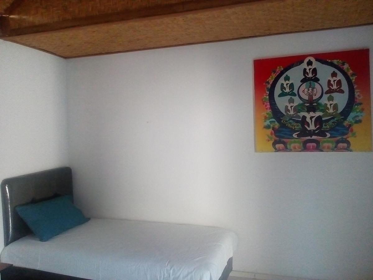 Lovina Izaac'S Bed & Breakfast מראה חיצוני תמונה