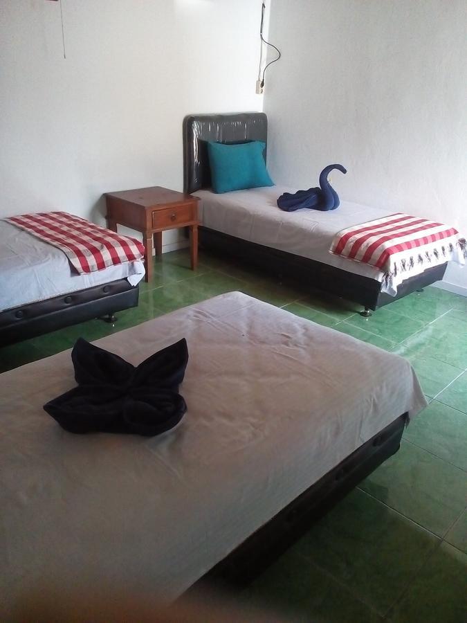 Lovina Izaac'S Bed & Breakfast מראה חיצוני תמונה