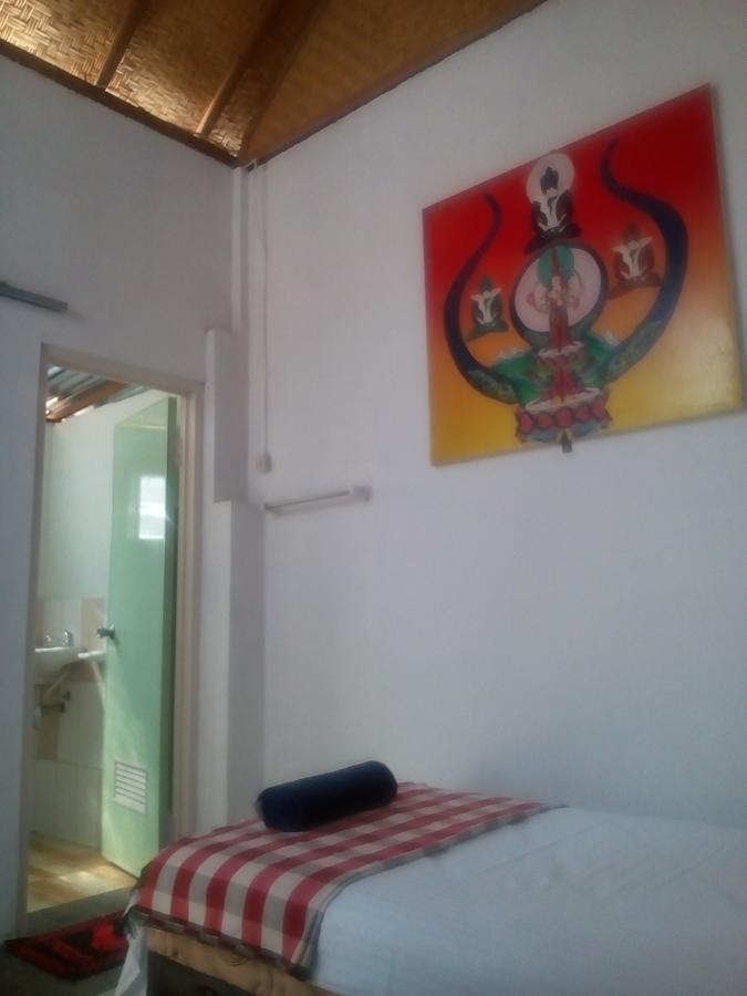 Lovina Izaac'S Bed & Breakfast מראה חיצוני תמונה
