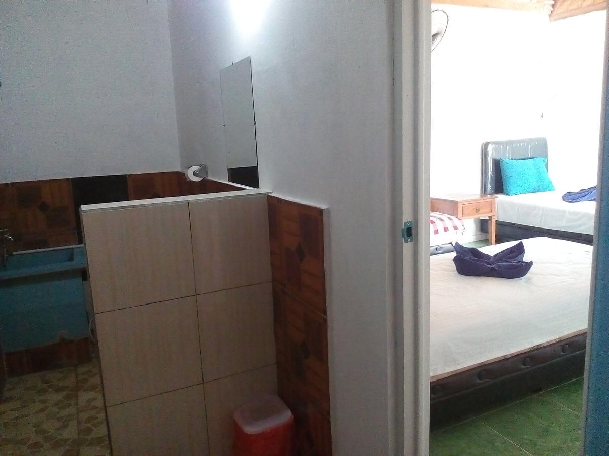 Lovina Izaac'S Bed & Breakfast מראה חיצוני תמונה