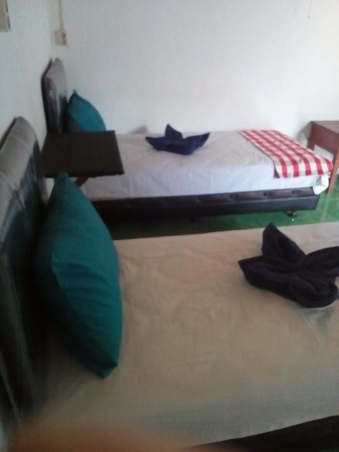 Lovina Izaac'S Bed & Breakfast מראה חיצוני תמונה