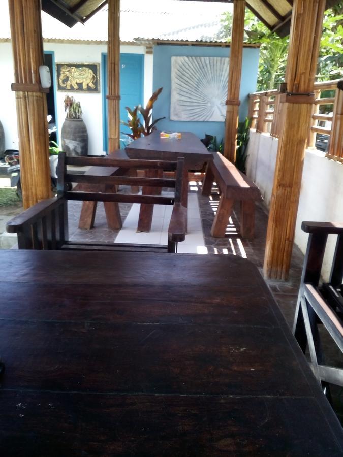Lovina Izaac'S Bed & Breakfast מראה חיצוני תמונה