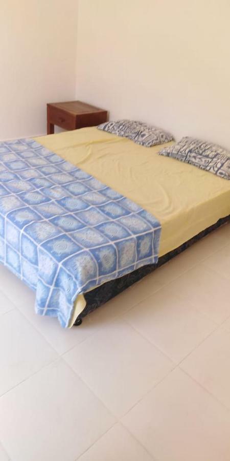 Lovina Izaac'S Bed & Breakfast מראה חיצוני תמונה