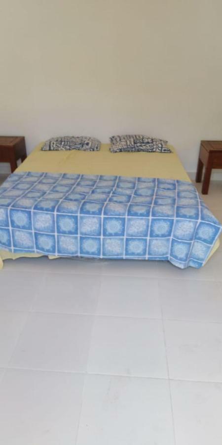 Lovina Izaac'S Bed & Breakfast מראה חיצוני תמונה