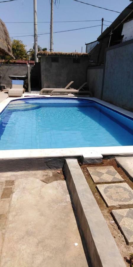 Lovina Izaac'S Bed & Breakfast מראה חיצוני תמונה